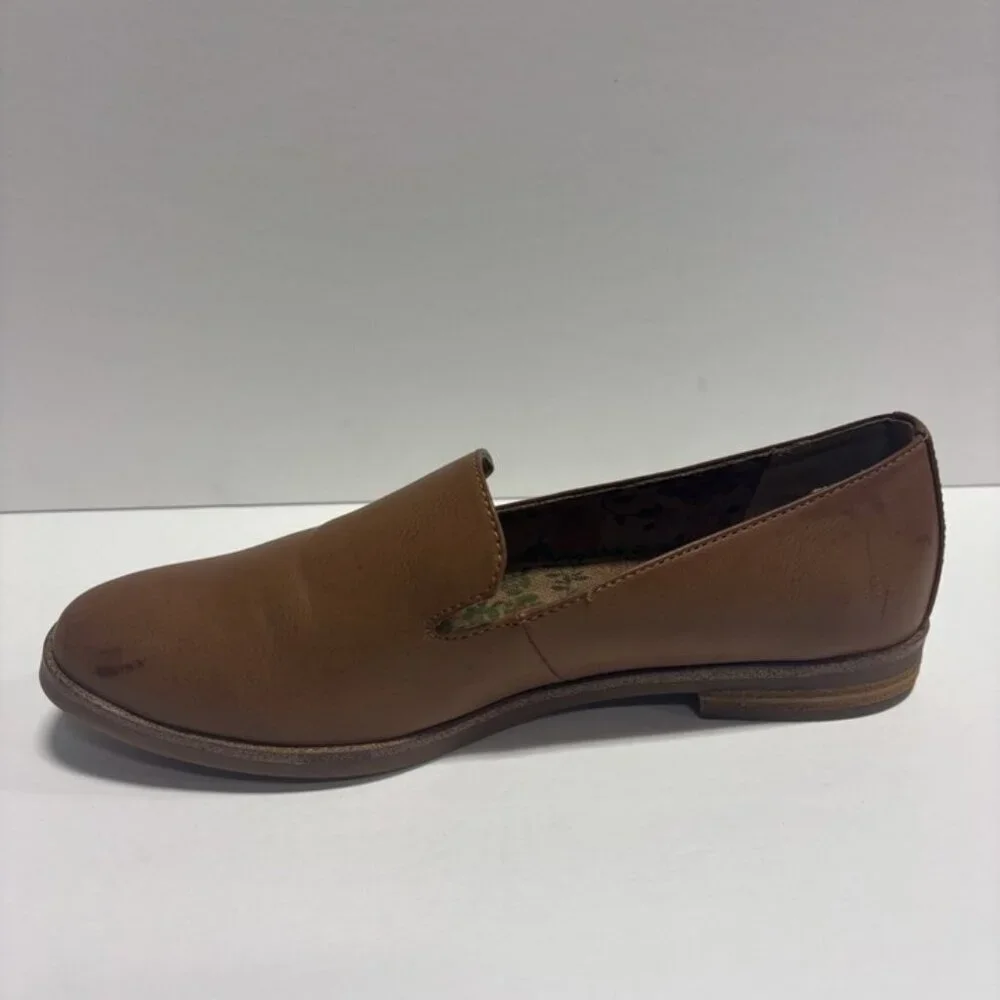 B.O.C. Women’s Becca, Taupe Slip-On Flats, Size 8.5 M